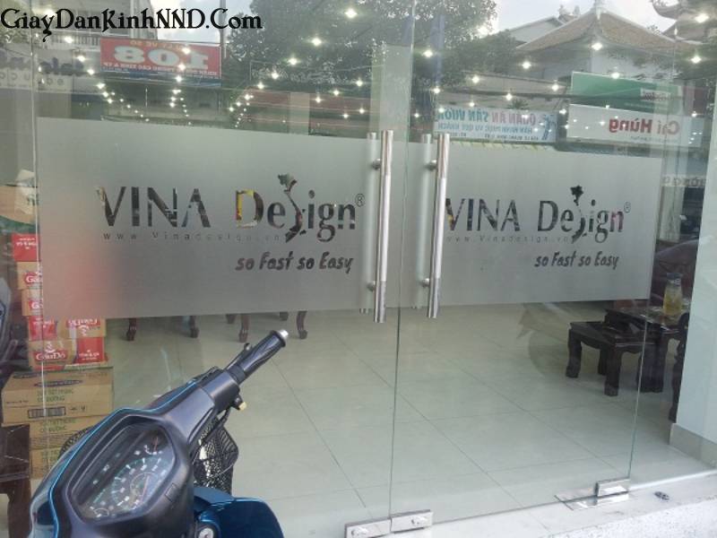 Decal dán kính hoa lavender tím là xu hướng trang trí nội thất mới nhất tại Việt Nam năm