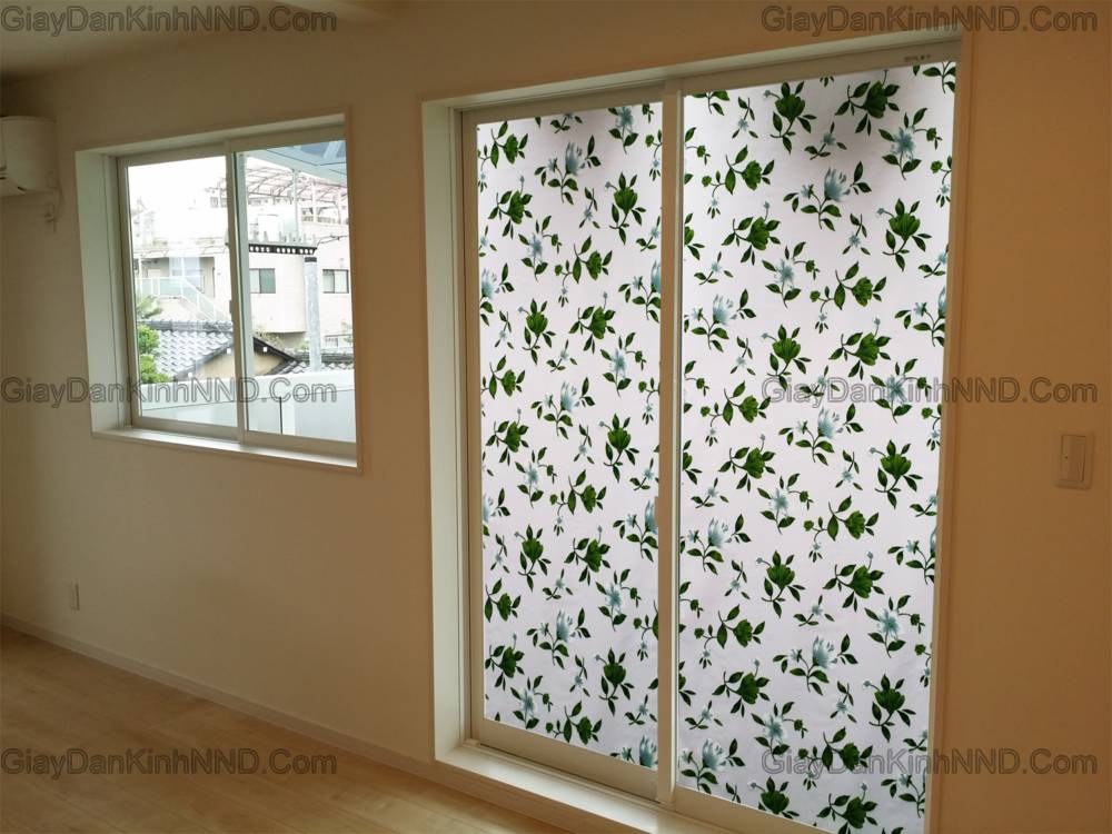 giấy bóng dán kính trang trí được dán để làm đẹp và che tầm nhìn cho tấm kính