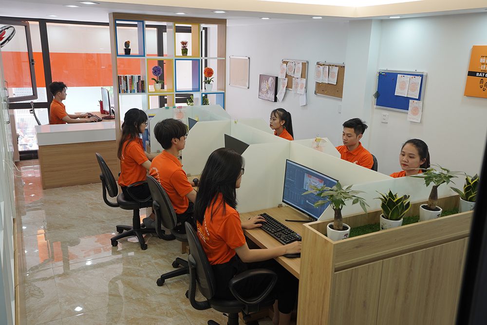 Văn phòng làm việc của giấy dán kính NND luôn bận rộn để hỗ trợ các bạn trong công việc tư vấn thi công.