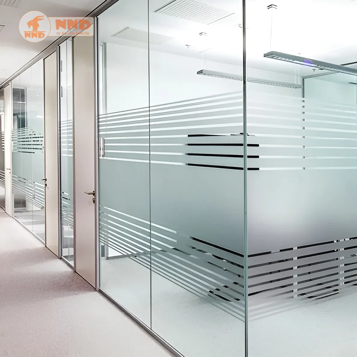 Decal mờ kẻ chỉ là lựa chọn tinh gọn nhưng vẫn đảm bảo tính thẩm mỹ cao.