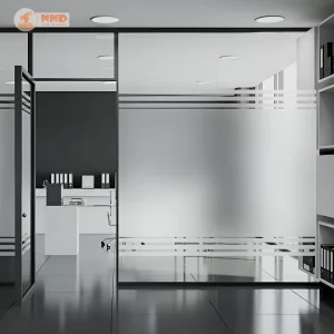 Decal kính mờ 1.2m kết hợp đường kẻ chỉ ngang tinh gọn, tạo điểm nhấn nhẹ nhàng mà nổi bật.