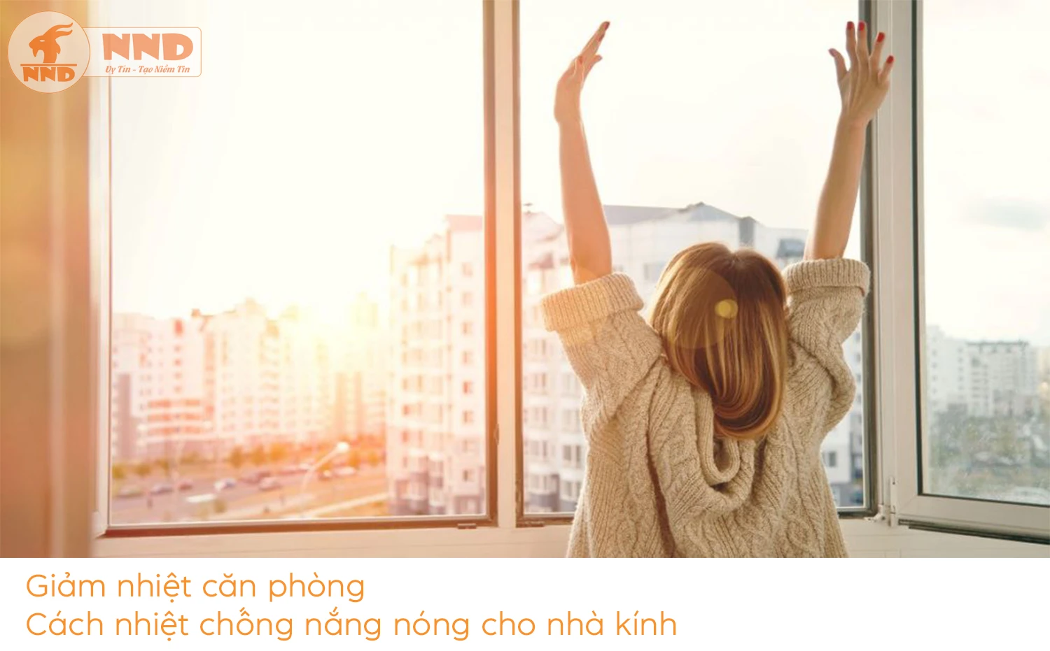 Tác dụng chính của phim dán kính phản quang một chiều là cách nhiệt chống nắng nóng cho nhà kính