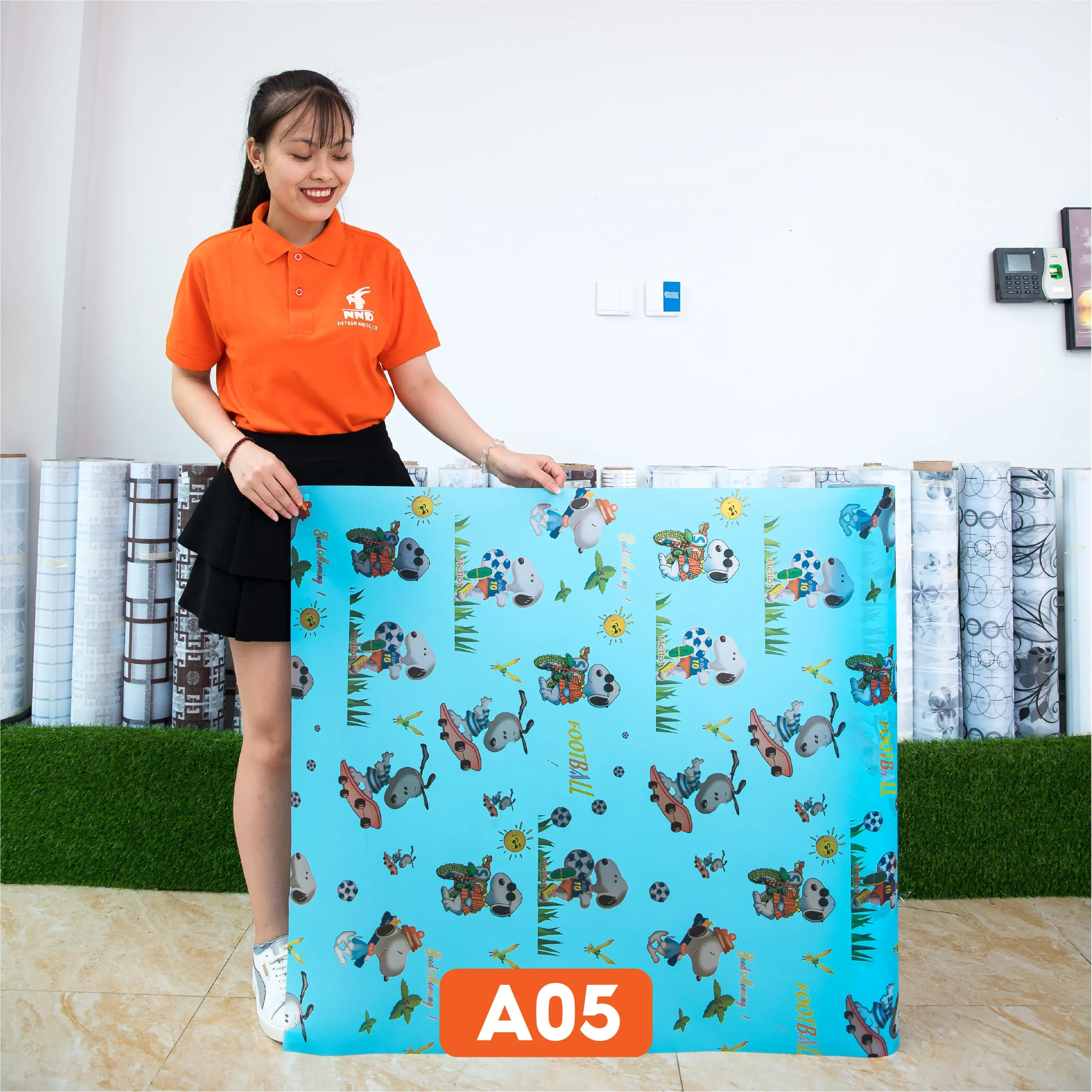 Giấy dán kính họa tiết hình chú chó mã A05