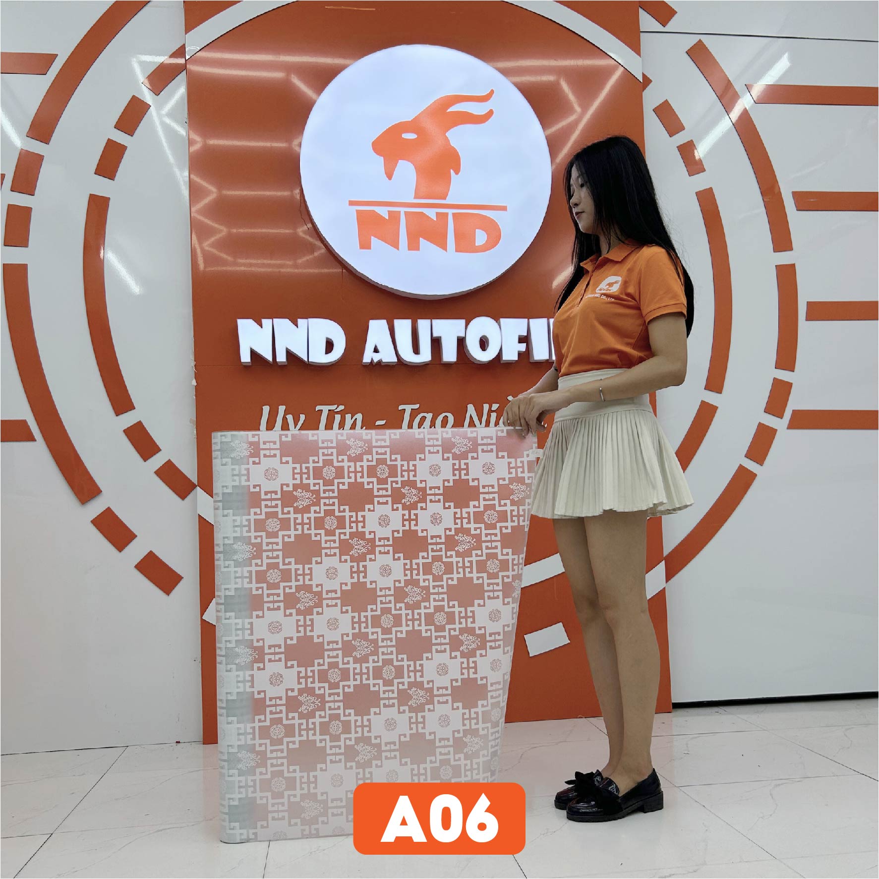 Giấy dán kính chữ thọ trắng mã A06