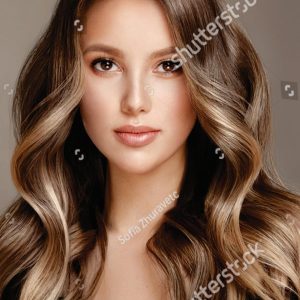 Tranh 3D dán kính salon tóc mã Nu-14