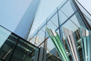 Cùng tìm hiểu bài viết so sánh về kính màu và phim cách nhiệt. Xem sản phẩm nào chống nóng tốt hơn.