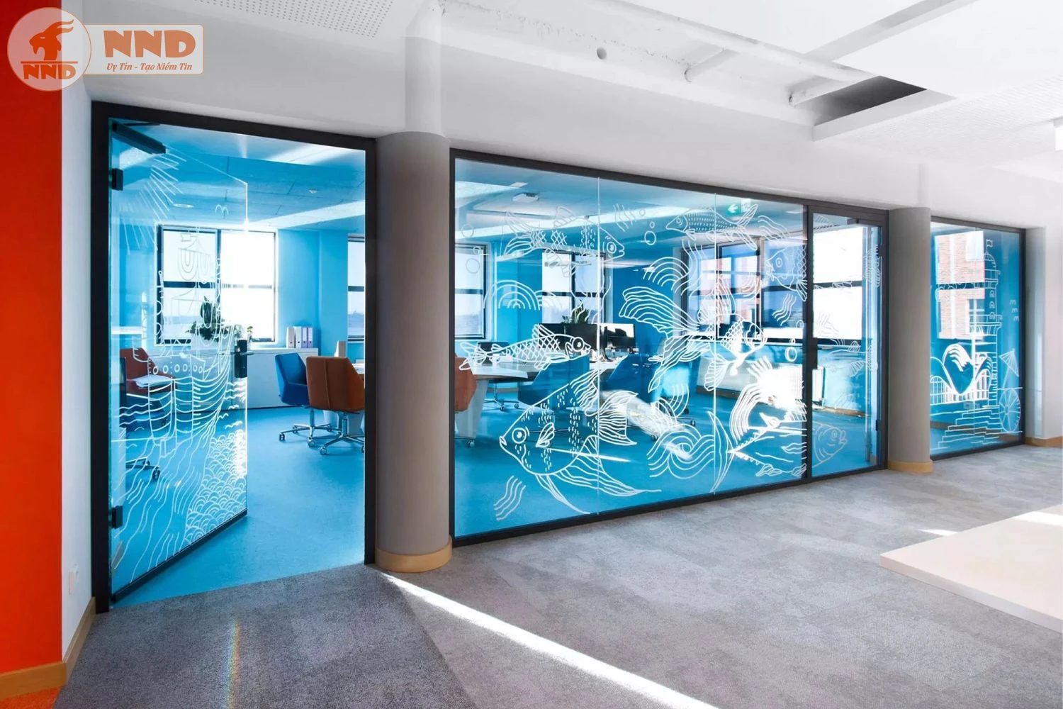 Decal kính hiện đại trong suốt