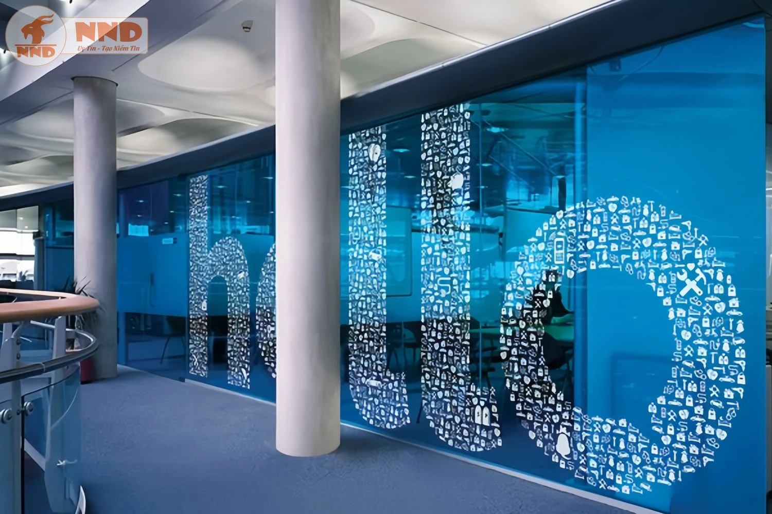 Decal kính hiện đại siêu trong