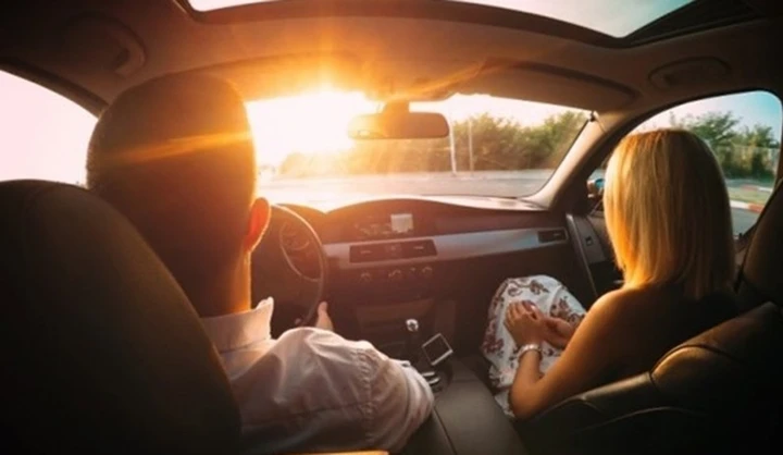 Dán phim cách nhiệt kính lái ô tô không đạt tiêu chuẩn gây ảnh hưởng và tác hại vô cùng to lớn sự an toàn của tài xế và những người ngồi trên xe.