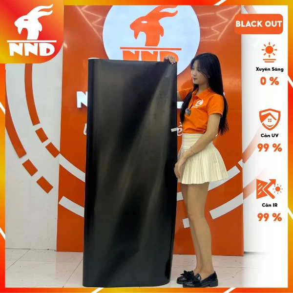 Phim dán kính Black Out siêu chắn sáng cắt UV và IRR 100%