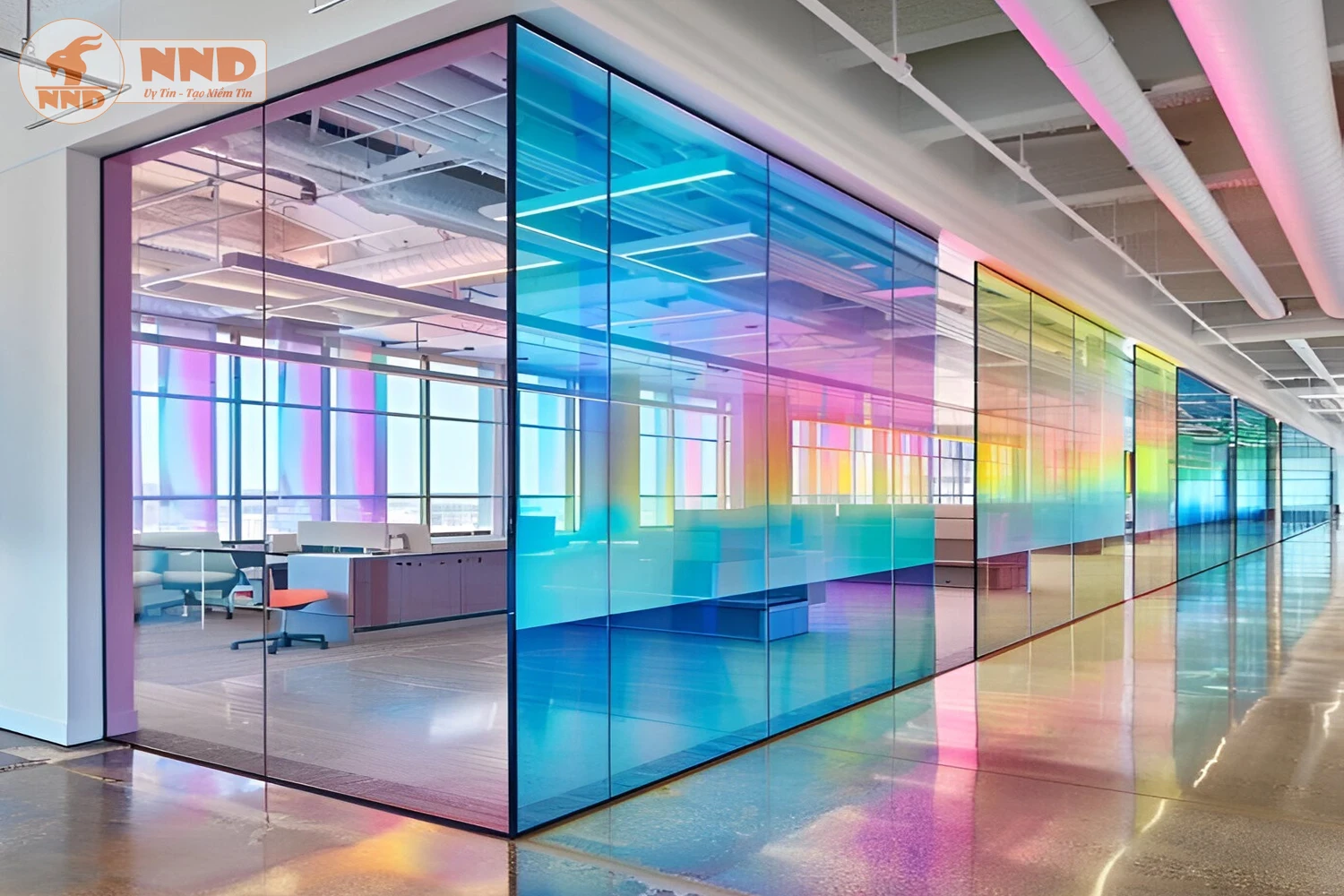 Sự kết hợp hoàn hảo giữa kính hiện đại và vũ điệu màu sắc.