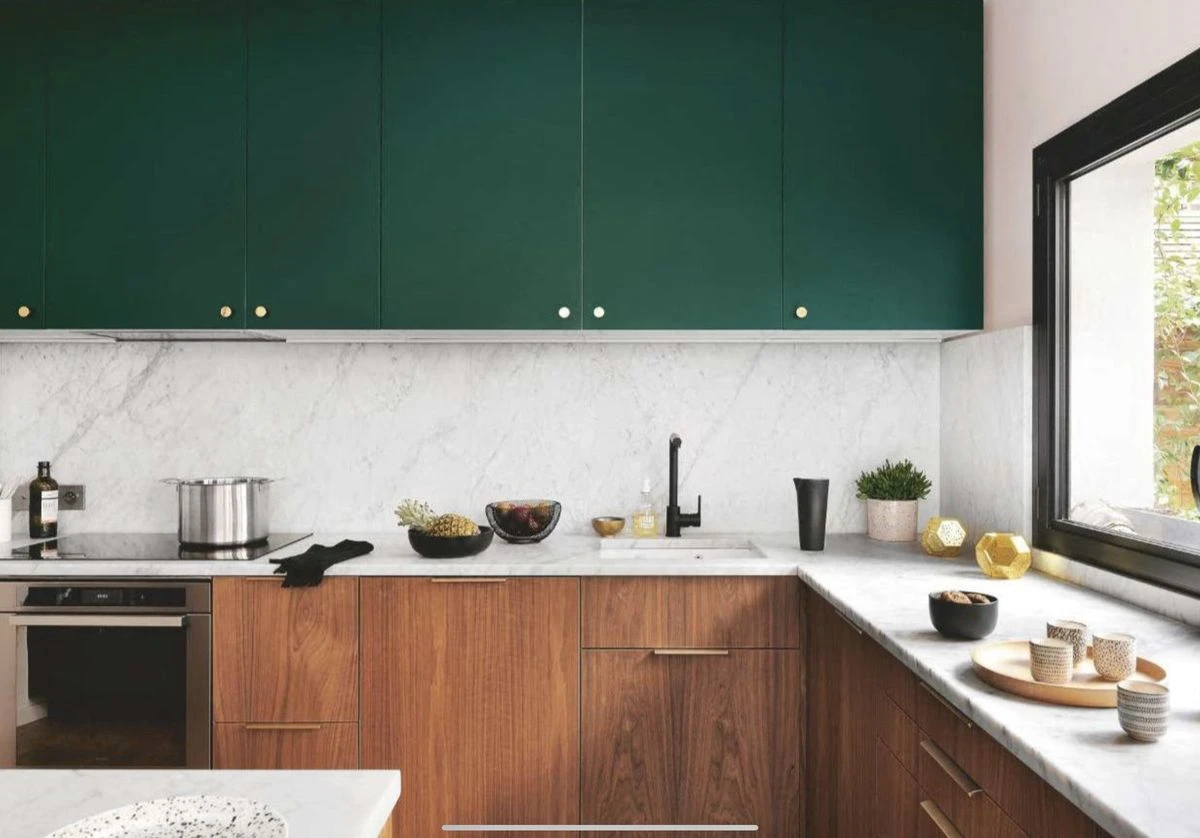 Deep Green - Màu xanh của sự sang trọng và chiều sâu.