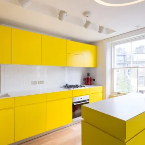 Năng lượng tích cực lan tỏa từ sắc vàng rực rỡ