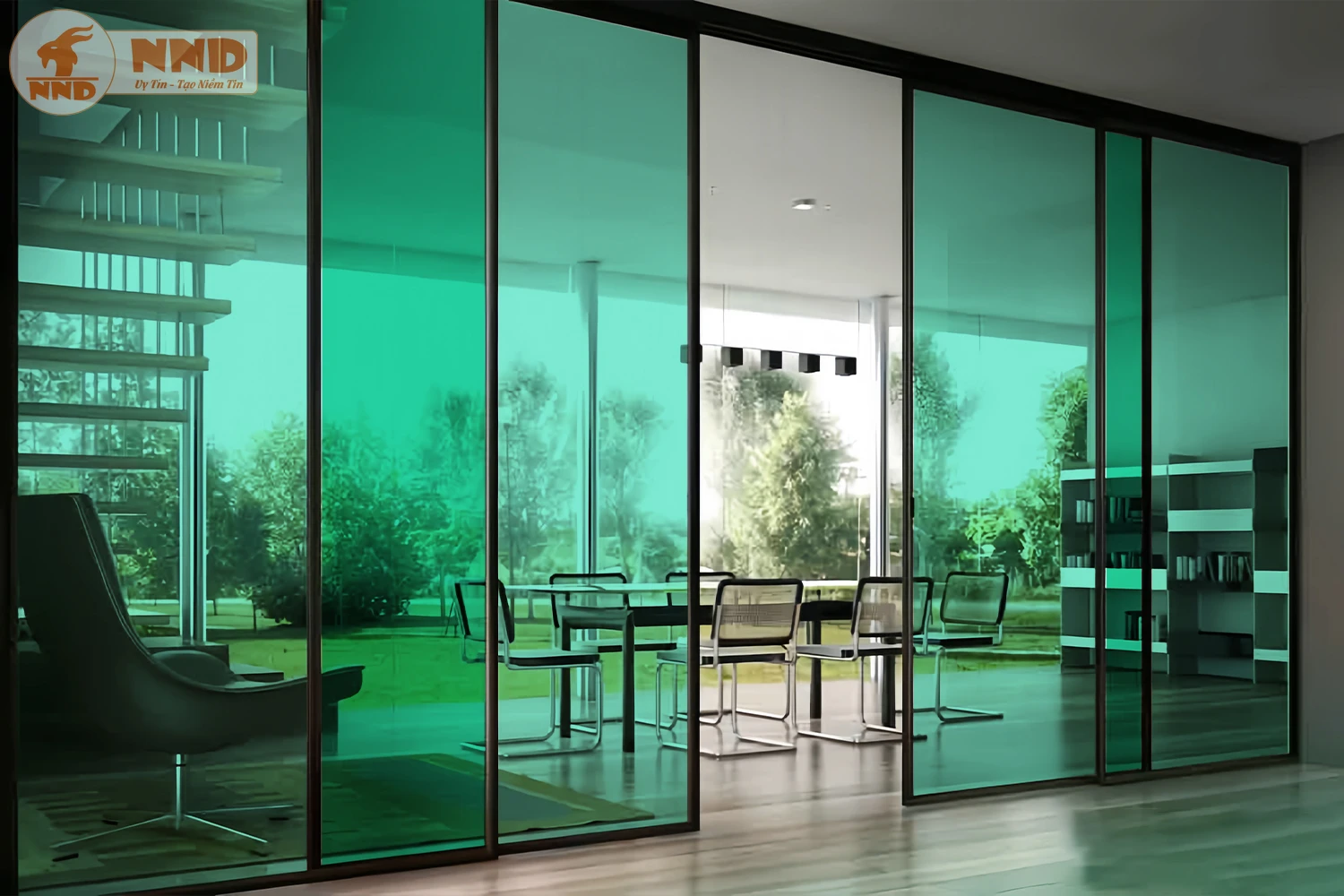 Phim dán kính màu xanh lá nhạt – tông mát dịu, tạo không gian thoáng và thanh lịch.