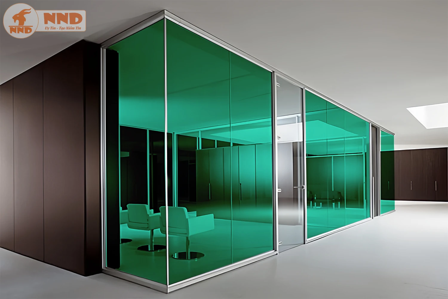 Phim dán kính màu xanh lá nhạt – tông mát dịu, tạo không gian thoáng và thanh lịch.