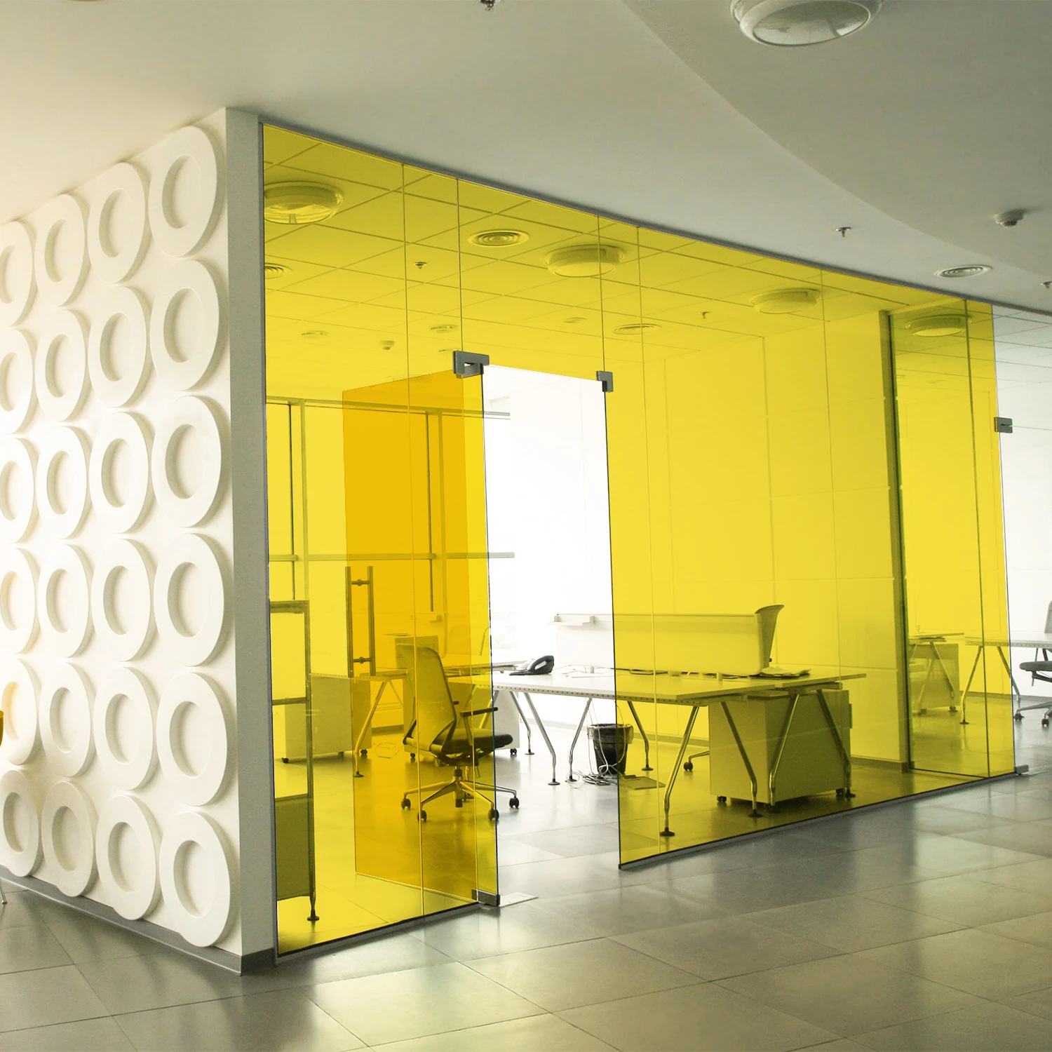 Vách kính văn phòng dán phim dán kính màu vàng mã BC-65YC