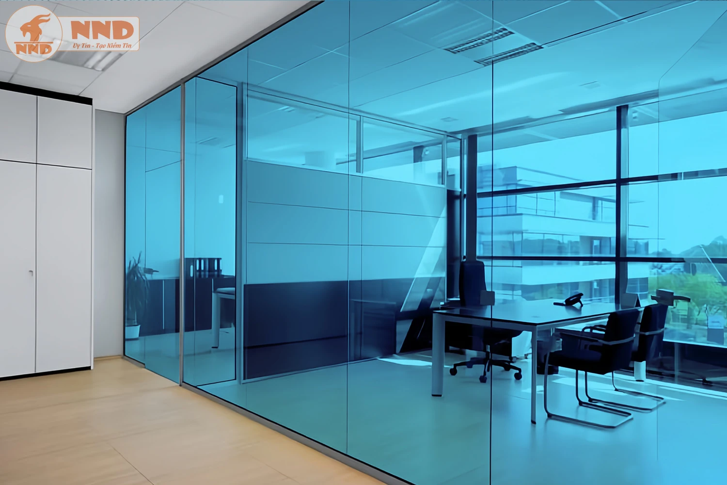 Vách kính văn phòng dán mẫu phim màu BC-TKL xanh dương