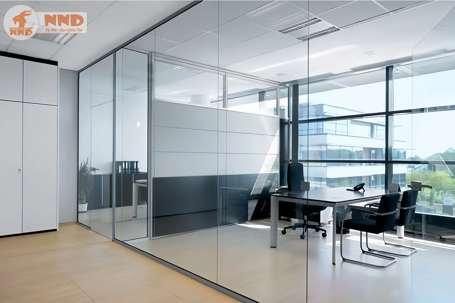 Vách kính phòng dán mẫu kính BC-TKL