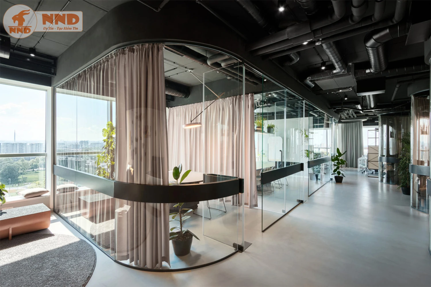 Vách kính phòng dán mẫu kính BC-TKL