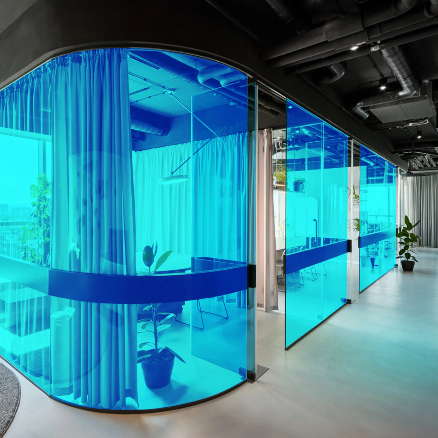 Vách kính văn phòng dán phim dán kính màu xanh dương mã BC-TKL