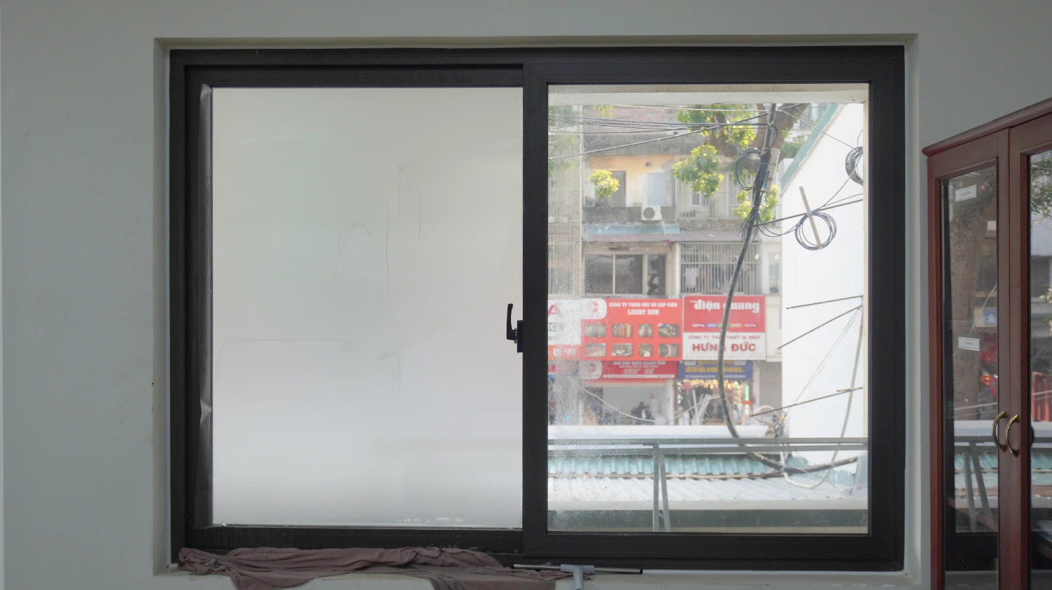 Ngon - Bổ - Rẻ! Vừa che chắn tốt, vừa bảo vệ kính, giá lại cực êm.