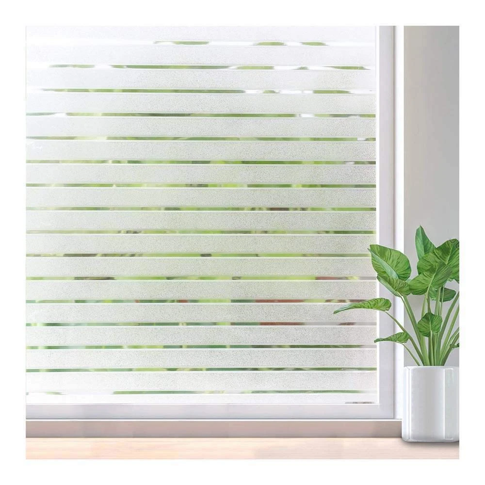 Những dải sọc mờ tạo hiệu ứng ánh sáng cực chill vào mỗi buổi sáng, giúp căn phòng vừa kín đáo, vừa tinh tế. Rất phù hợp cho các căn hộ chung cư hoặc cửa sổ phòng ngủ.