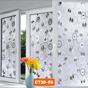 Họa tiết bong bóng 3D vừa trẻ trung, vừa tinh tế, phù hợp cho cả cửa kính lớn và vách ngăn nhỏ.