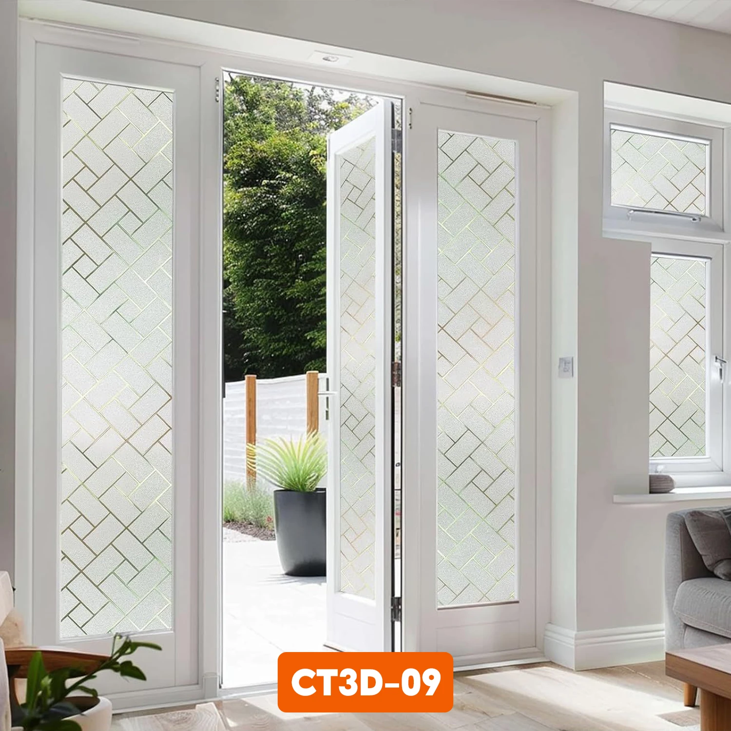 Thay diện mạo mới cho ô cửa. Từ tấm kính trơn nhàm chán trở thành điểm nhấn kiến trúc độc đáo chỉ trong 15 phút thi công.