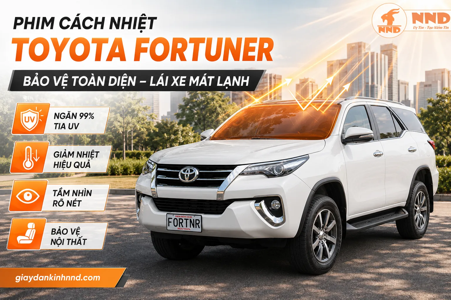 Phim cách nhiệt Toyota Fortuner giúp làm mát khoang SUV 7 chỗ, ngăn tia UV và bảo vệ nội thất khi thường xuyên di chuyển ngoài trời.