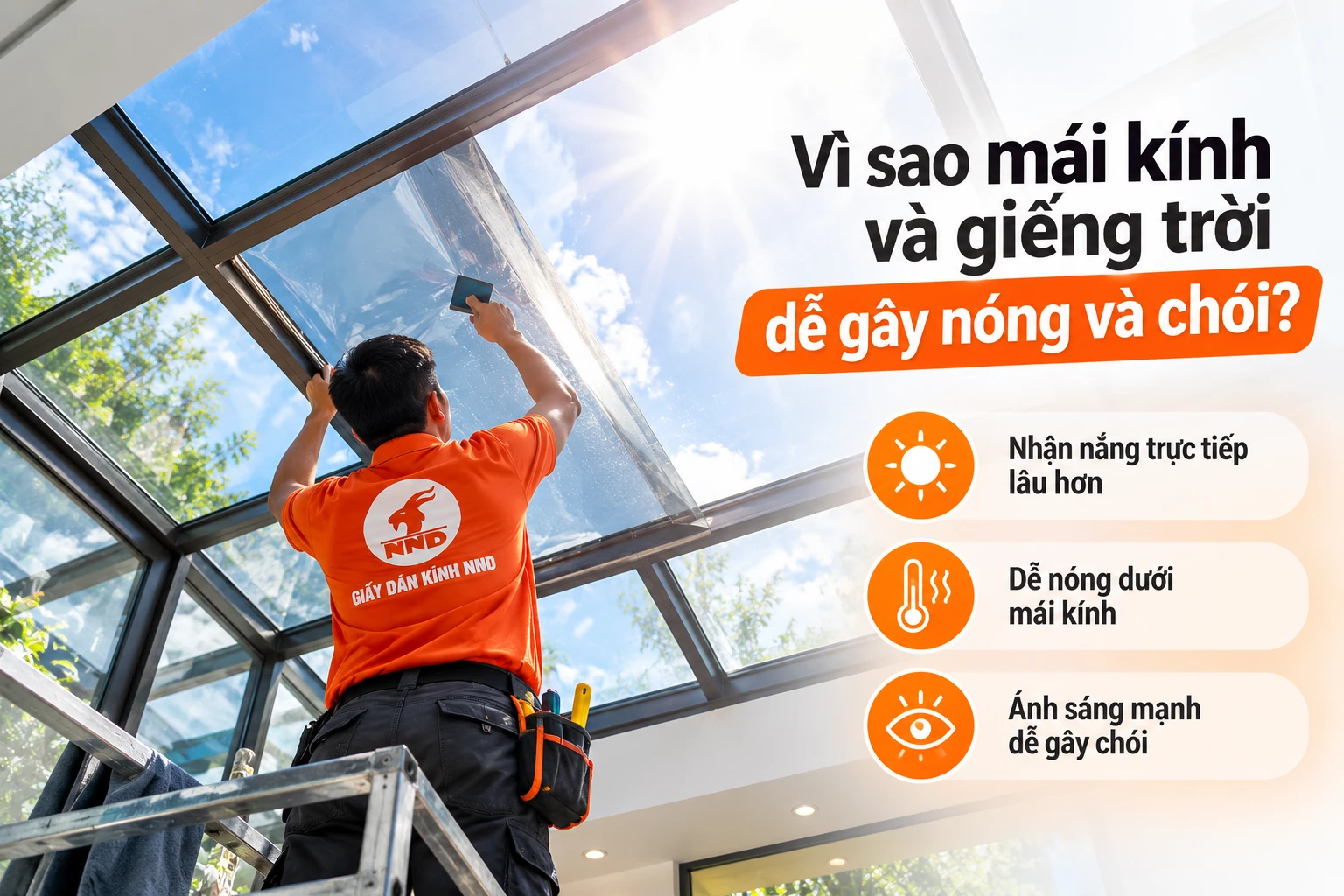 Mái kính giếng trời nhận nắng trực tiếp gây nóng và chói