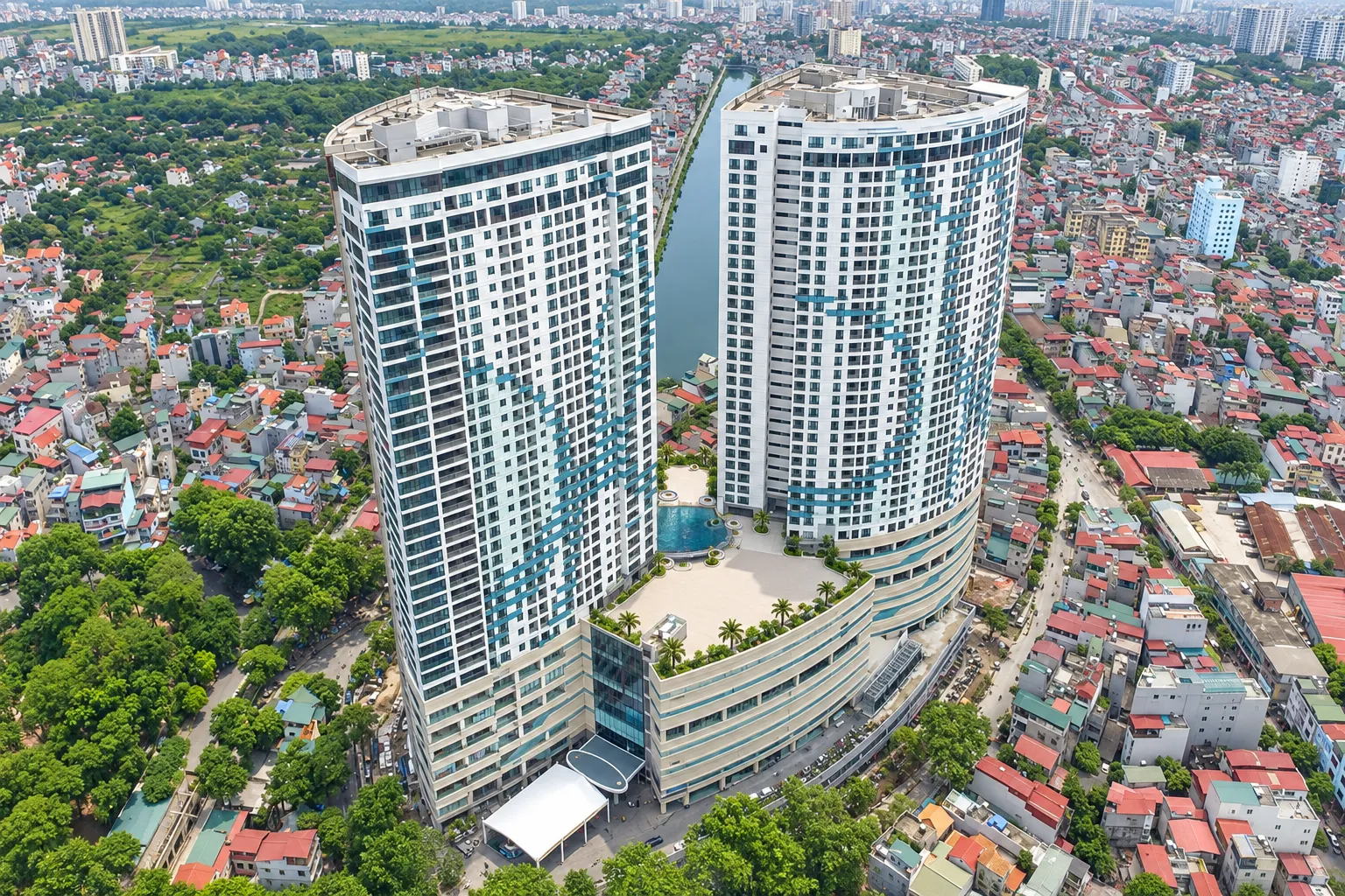 Toàn cảnh hai tòa tháp Mipec Riverside tại Long Biên Hà Nội