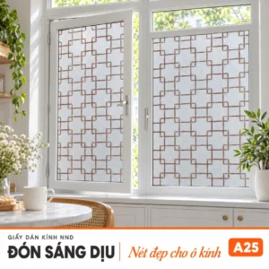 Giấy dán kính ô vuông nâu A25 trên cửa sổ khung sáng cạnh bàn
