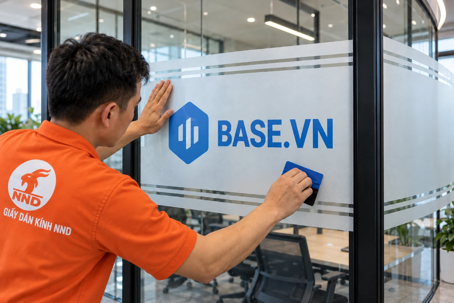 Kiểm tra đường nét logo Base.vn trên decal mờ