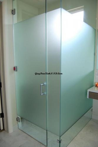 Dán mờ trơn che kính giành cho phòng tắm kính