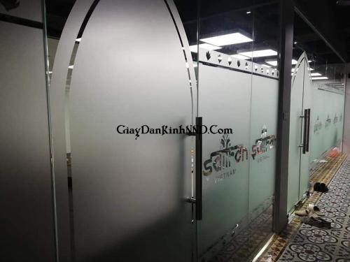 Kiểu dán mờ ngăn vách văn phòng sáng tạo